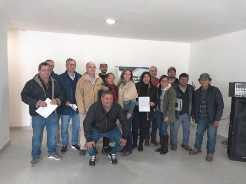 El Gobierno de Sáenz fomenta el crecimiento de la actividad algodonera con la entrega de semillas