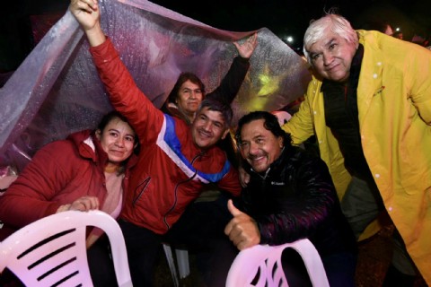 El gobernador Sáenz compartió con el pueblo de Pichanal el cierre del Festi San Jorge