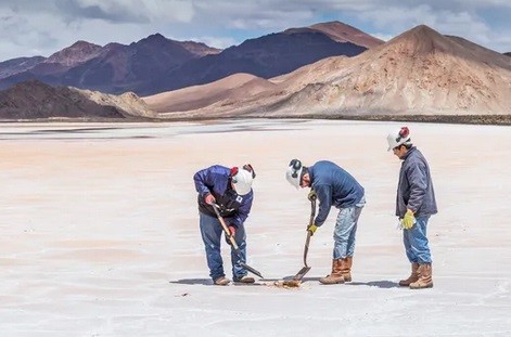 Estiman que en 2030 habrá 18 mil empleos por el litio en la provincia