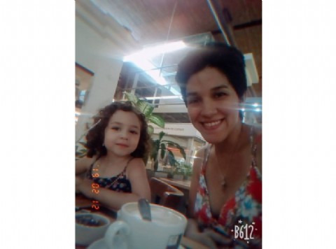 Despidieron a una periodista con ocho meses de embarazo porque pidió "dos días para dar a luz"