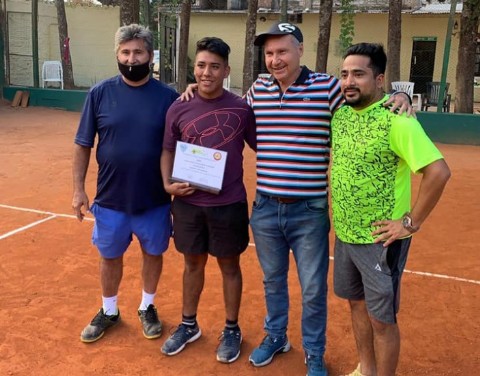 Metán: el tenista Álvaro Jauregui se coronó como campeón del torneo