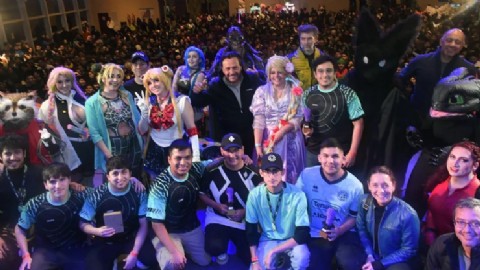 Sáenz compartió con más de tres mil jóvenes la última edición de Dimensión Cómics