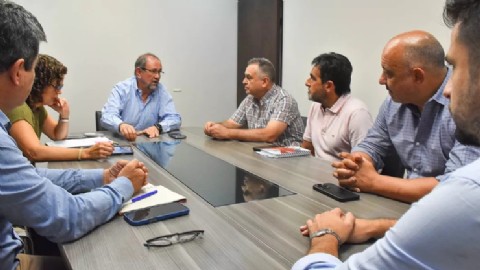 La Provincia articula acciones con intendentes y directivos escolares para la ejecución de tareas en establecimientos