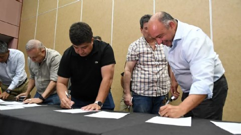 VIDEO | Provincia acordó con gremios un bono de 200 mil pesos y apertura de paritarias en febrero