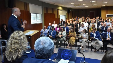 VIDEO | Con gran expectativa, el Gobierno provincial anunció el lanzamiento de las diplomaturas en Liderazgo Global