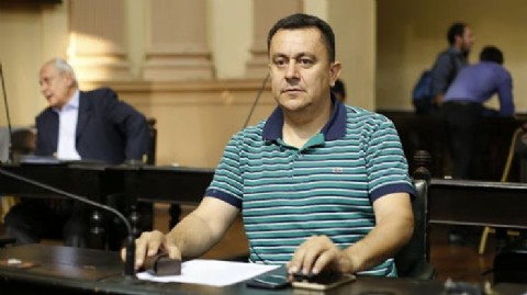 El legislador Daniel D´Auria, pidió suspender tres obras para comprar tierras y urbanizarlas