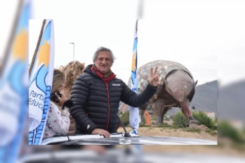 Jorge Guaymás tildó de "fantochada" una decisión del Gobierno