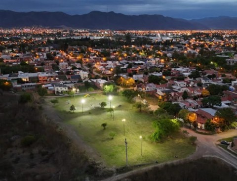 Luz y color en el sur salteño: la Municipalidad renovó la plaza del barrio Timoteo II con obras integrales