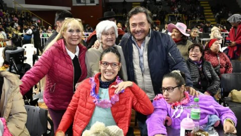 El gobernador Sáenz compartió en el microestadio Delmi la celebración por los 60 años de Hirpace