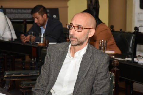 Peñalba brindó de más en diciembre, y "chamuyó" el número de proyectos presentados