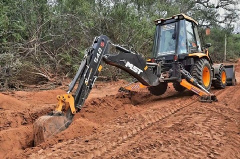 El Gobierno de Sáenz llevó adelante tareas de reparación y mantenimiento de caminos rurales en Pichanal