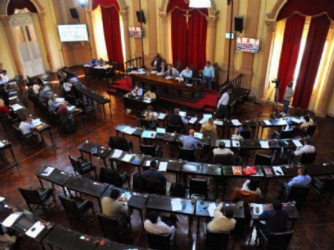 Diputados aprobaron una ley antipiquetes, en medio de la protesta docente