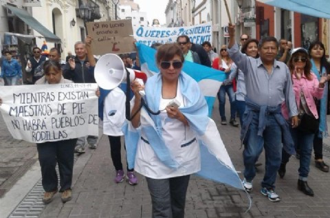 Convocan a una desafiliación masiva de los gremios docentes: piden un 25 por ciento de aumento