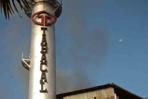 Paro total por tiempo indeterminado por el despido de 38 obreros en el Ingenio San Martín del Tabacal en Orán