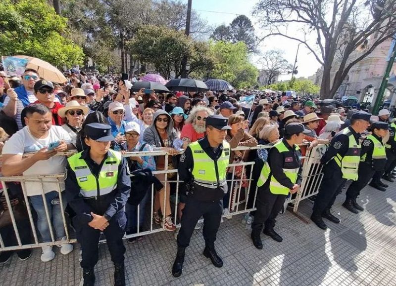 Más de 5600 policías trabajan en el operativo Procesión del Milagro 2025
