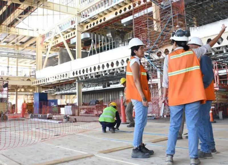 VIDEO | Sáenz recorrió la ampliación del aeropuerto de Salta que tiene un 50 por ciento de avance