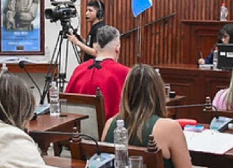 VIDEO | Del reality barato al cabildo de utilería: la vergüenza que causa el concejal José García