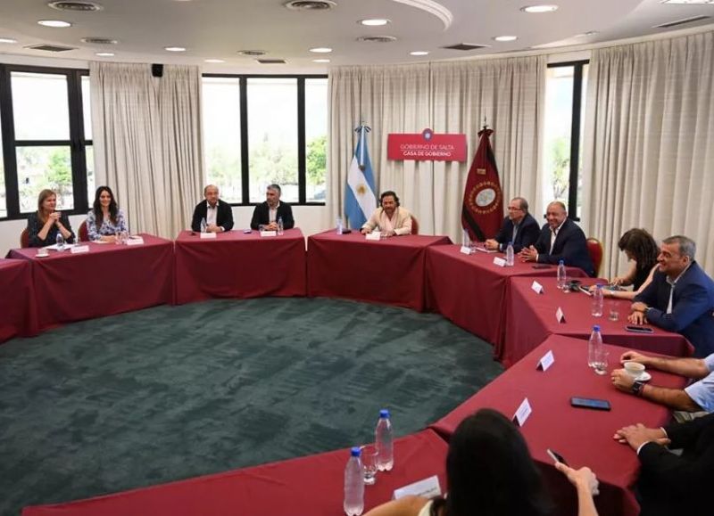 VIDEO | Sáenz encabezó una reunión de gabinete para fijar prioridades y planificar las próximas metas de gestión