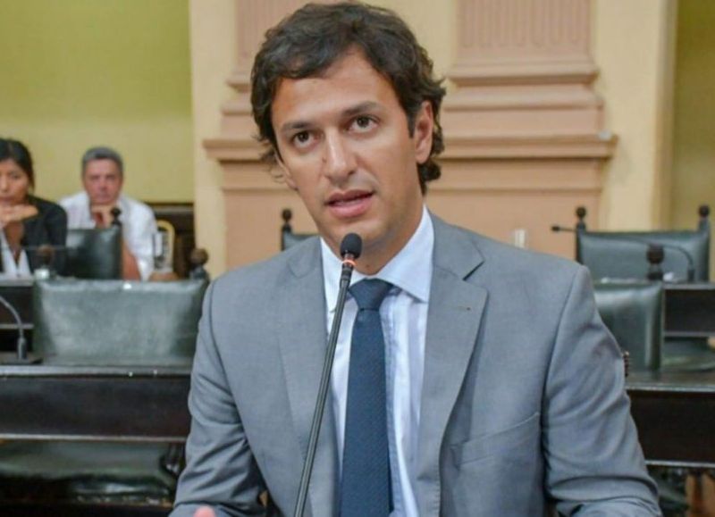 Javier Mónico se recibió de oficialista y le asegura un poroto a Gustavo Solís