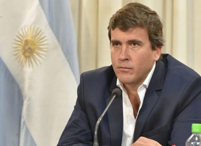 Un dirigente que trabaja de lo que sea