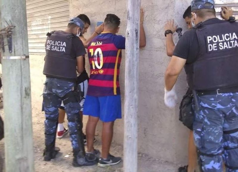 Habrá pago de multas, arrestos y trabajo comunitario para quienes infrinjan la cuarentena