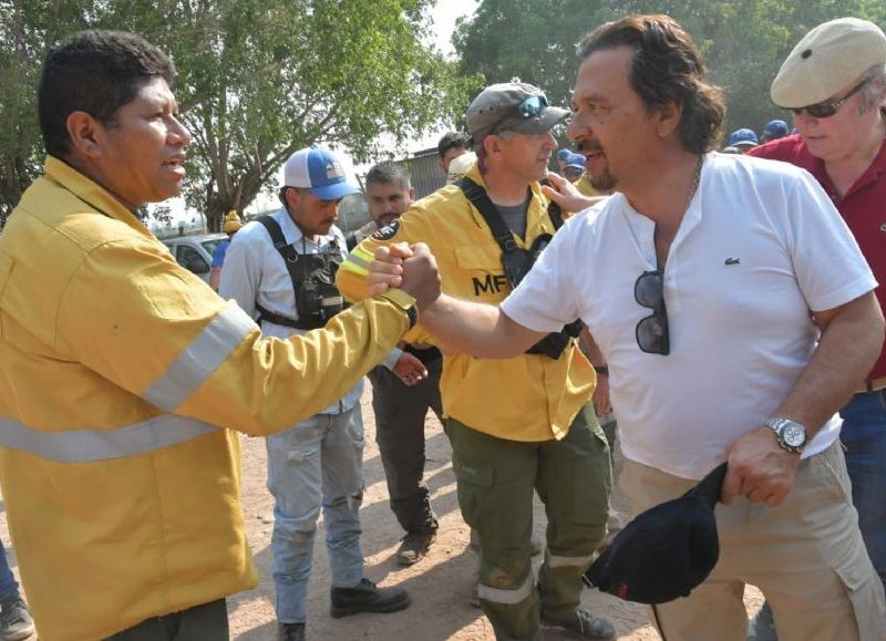 El gobernador Sáenz recorrió la zona afectada por los incendios en Orán