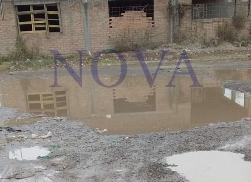 Vecinos de Santa Mónica enfurecidos con Sáenz porque se siguen inundando y no cumplió sus promesas
