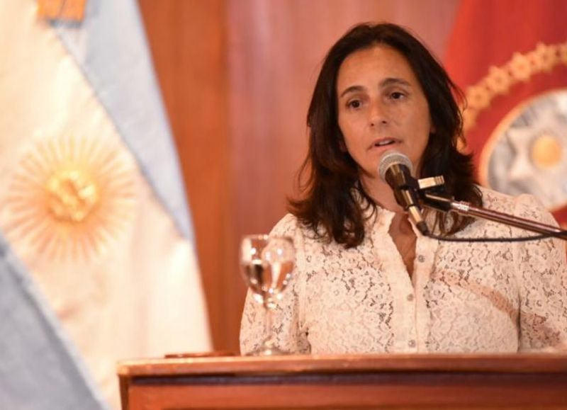 La ministra Medrano es noticia nacional por manifestar que los niños mueren por "la época del año"