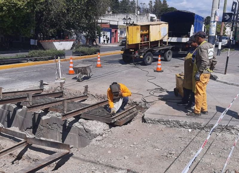Capital: el Municipio efectúa arreglos de calzadas en distintos puntos de la ciudad