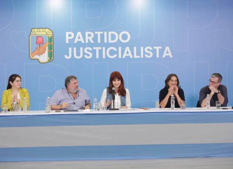 ¿A Cristina no le gusta la democracia? La presidente del peronismo intervino el PJ provincial