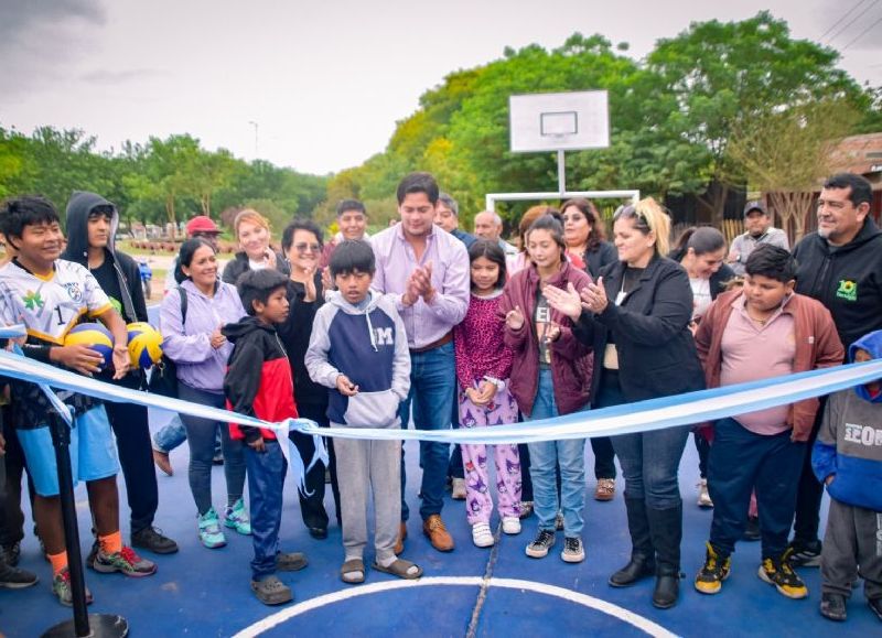 De microbasural a cancha: Berni y Sáenz inauguraron un nuevo playón deportivo en Tartagal