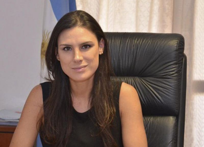 VIDEO | Lluvias en la provincia: a falta de propuestas a Pamela se le dio por salir a caranchear