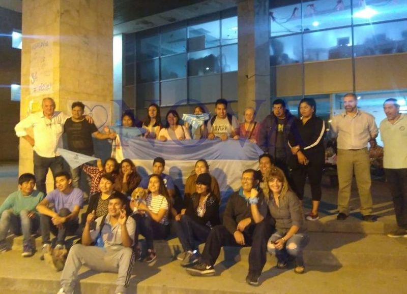 Salteños viajaron a Jujuy para apoyar que se dé en adopción al bebé de 6 meses que será abortado