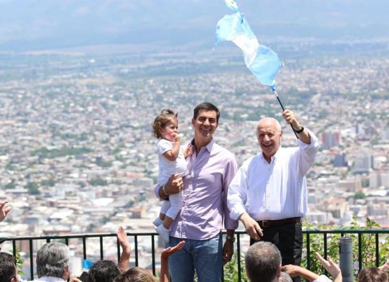 Lavagna cerró su campaña en Salta: "El resumen de nuestras propuestas es trabajo, trabajo y trabajo"