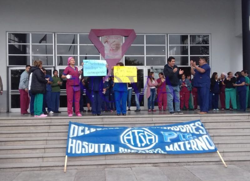 Trabajadores del Materno exigen la renuncia de toda la Gerencia: "Que den lugar a gente que tenga ganas de trabajar"