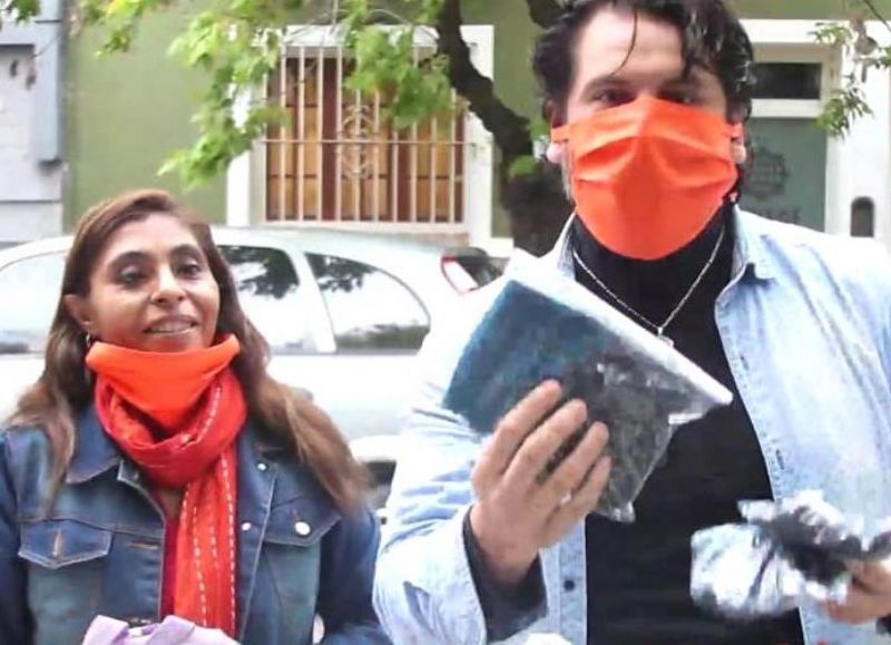 Los concejales García Alcázar y Mora entregaron 200 kits de barbijos y guantes al personal policial