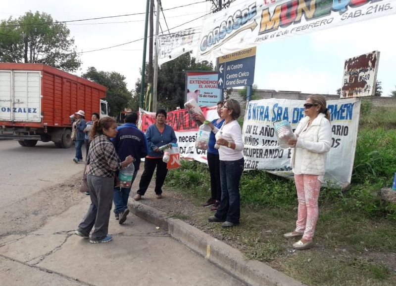 Vecinos de Nuestra Señora del Carmen piden cloacas, cordón cuneta y que "saquen los asentamientos"
