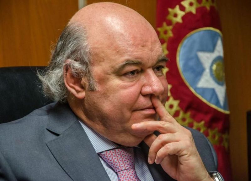 La muerte de una presa, y los escándalos en la Polícía, ponen bajo la lupa a Abel Cornejo